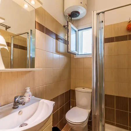 公寓 Gemico By Guestcorfu